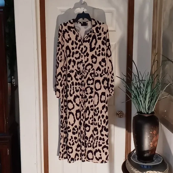 Asos Design Curve Brand Maxi Dress - Picture 1 of 13